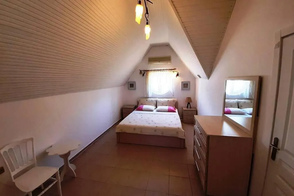 Kusadasi Sezonluk Oezel Havuzlu Bungalov Villa Only Seasonal Rental Villa Minimum 60 Days