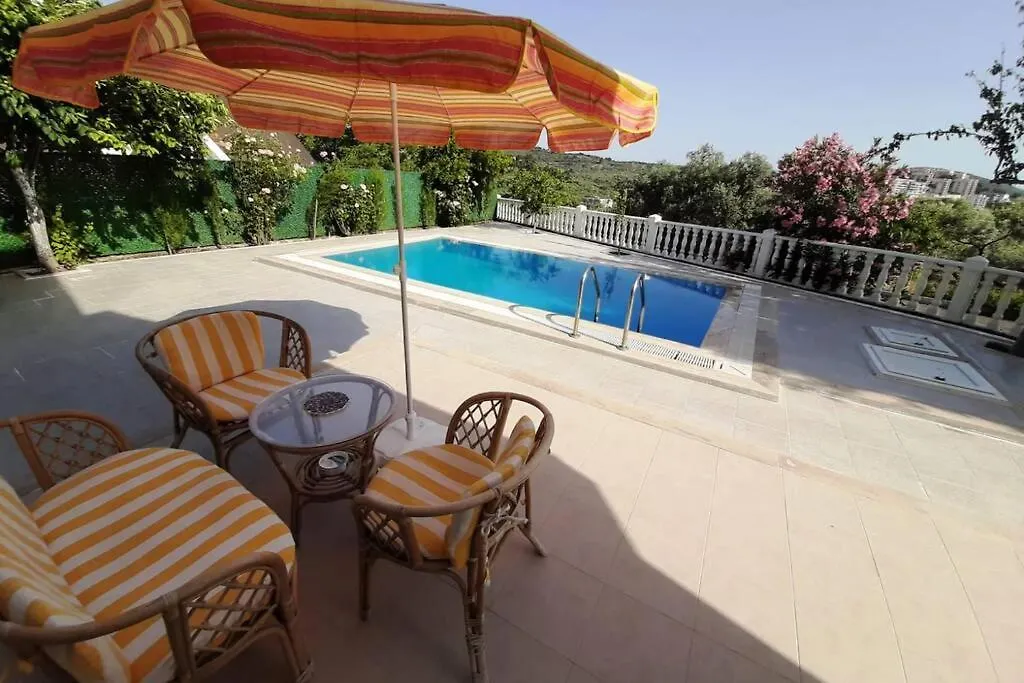Kusadasi Sezonluk Oezel Havuzlu Bungalov Villa Only Seasonal Rental Villa Minimum 60 Days