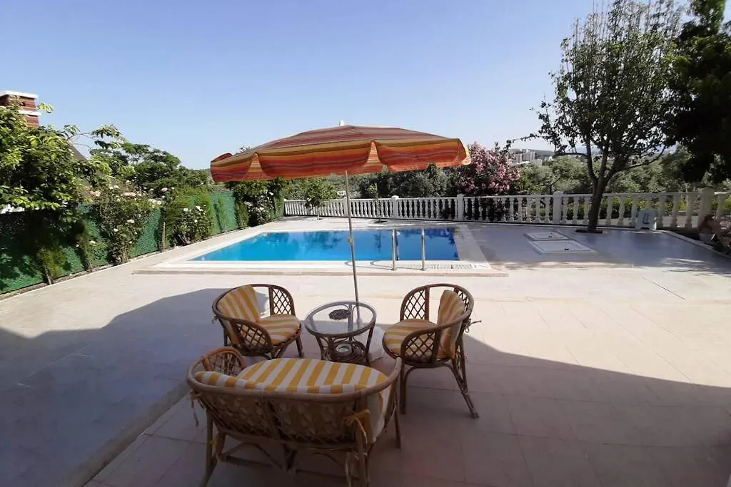 Kusadasi Sezonluk Oezel Havuzlu Bungalov Villa Only Seasonal Rental Villa Minimum 60 Days