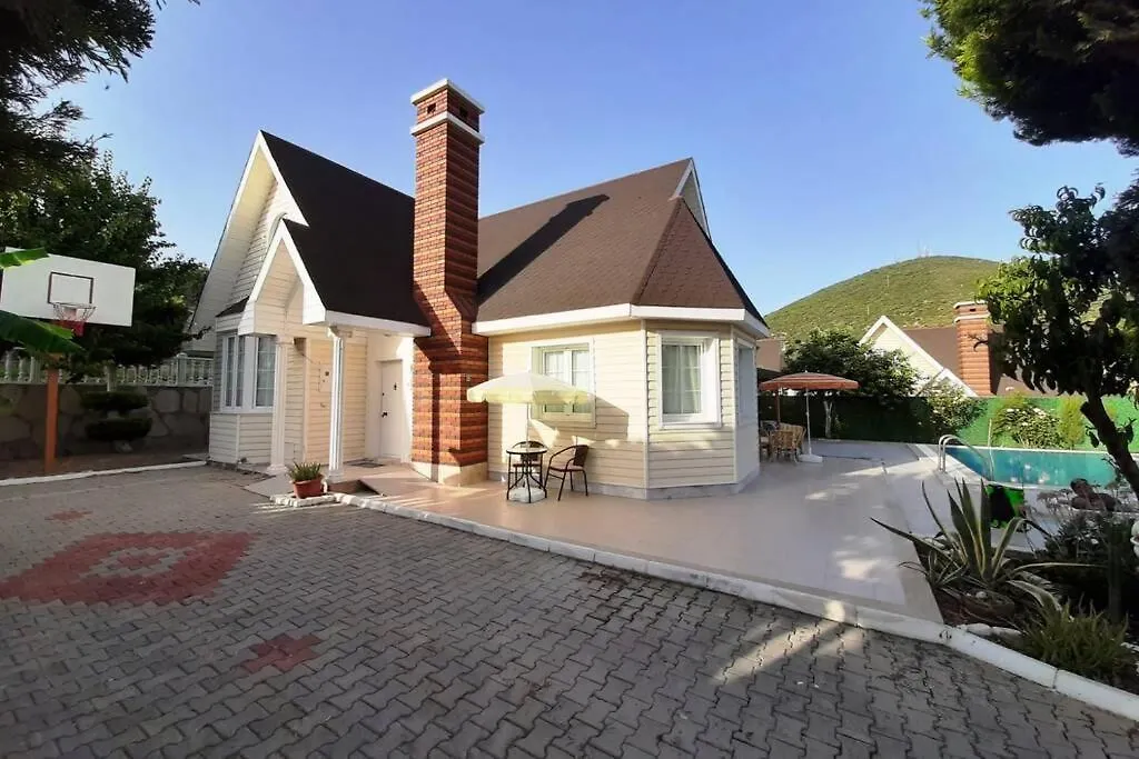 Kusadasi Sezonluk Oezel Havuzlu Bungalov Villa Only Seasonal Rental Villa Minimum 60 Days