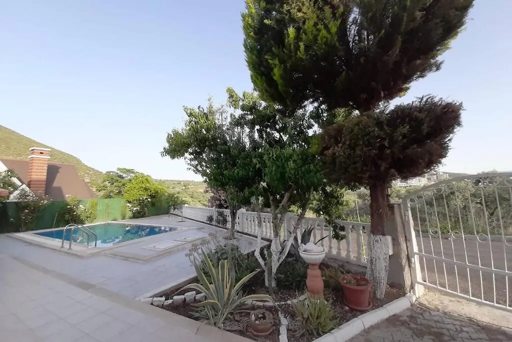 Kusadasi Sezonluk Oezel Havuzlu Bungalov Villa Only Seasonal Rental Villa Minimum 60 Days